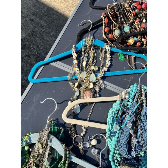 Costume Jewelry *mostly* Wearable 6 Pounds, Vintage / Modern - Picture 6 of 10